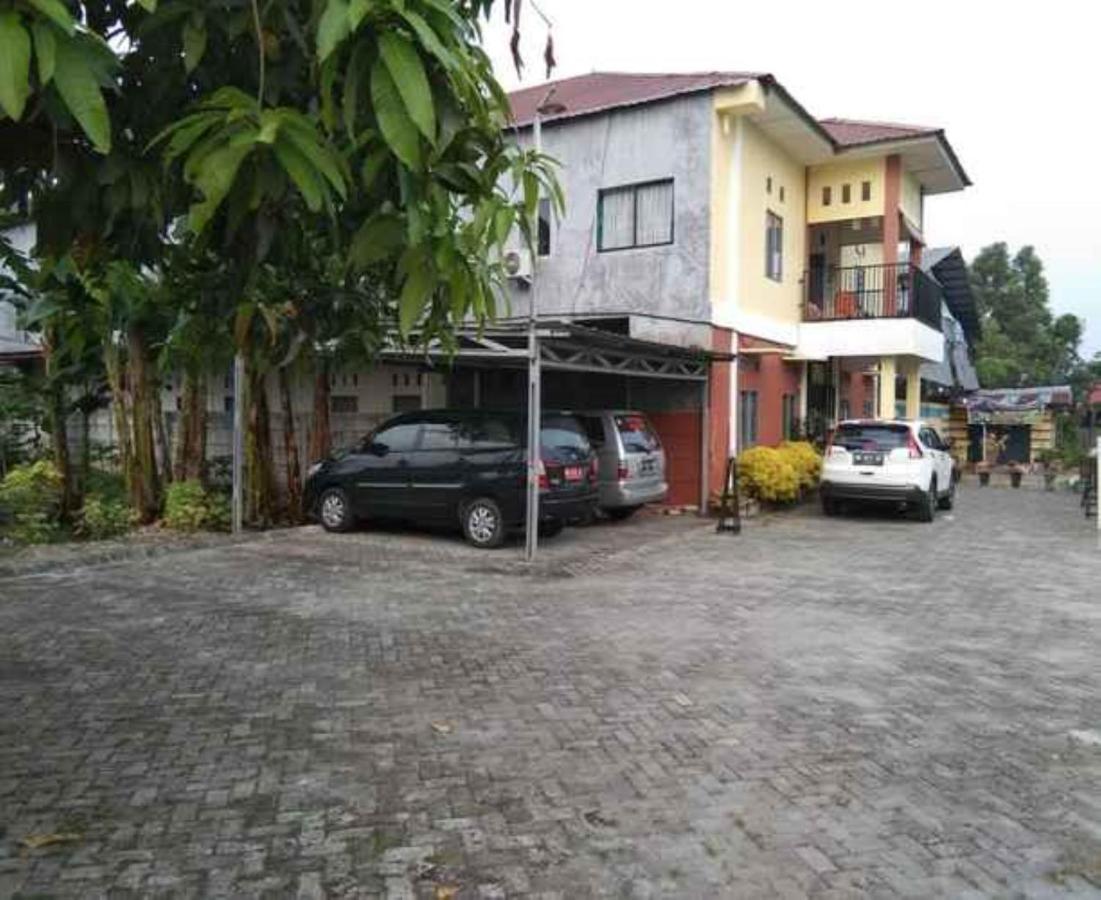 Penginapan Syariah Parit  Экстерьер фото